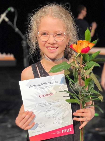 RAphaela Schwaninger 11.Internationaler Wettbewerb für Zither in München (4).jpg