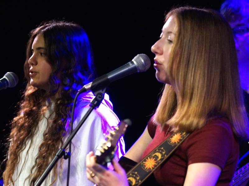 DSC00378 mihaela und elena_Schwaizer.JPG
